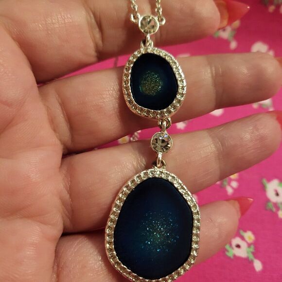 Vintage Avon Faux Turquoise Blue Geode Rhinestone Drop Necklace and Earrings Set - Picture 3 of 12